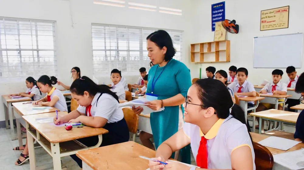 Học sinh dự khảo sát tại Trường THCS Nguyễn An Ninh.