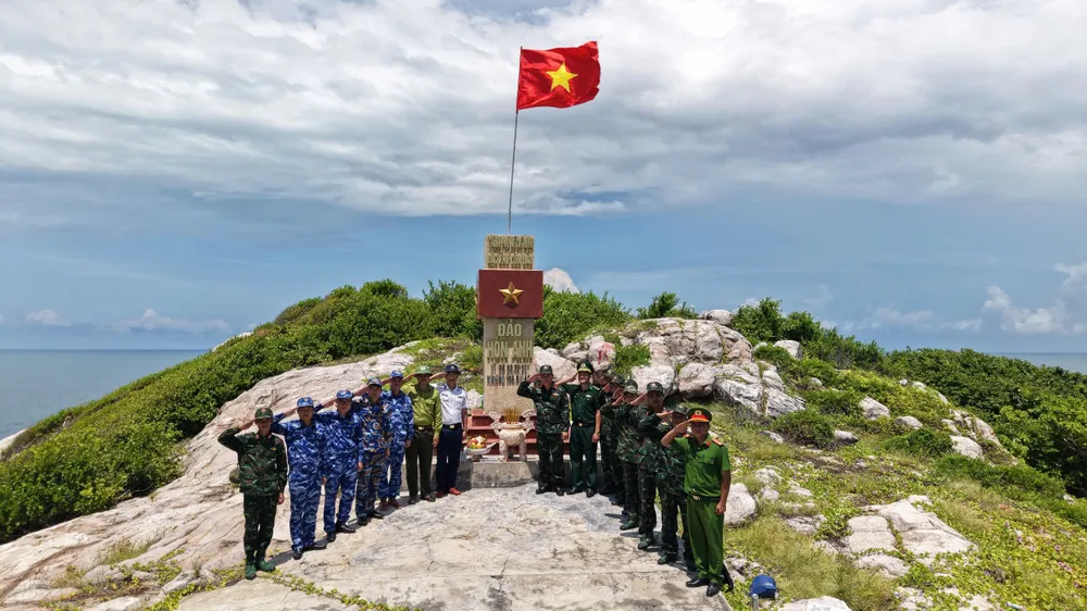 Tuần tra Hòn Anh, Hòn Em, bảo vệ chủ quyền nơi tuyến đầu biển đảo