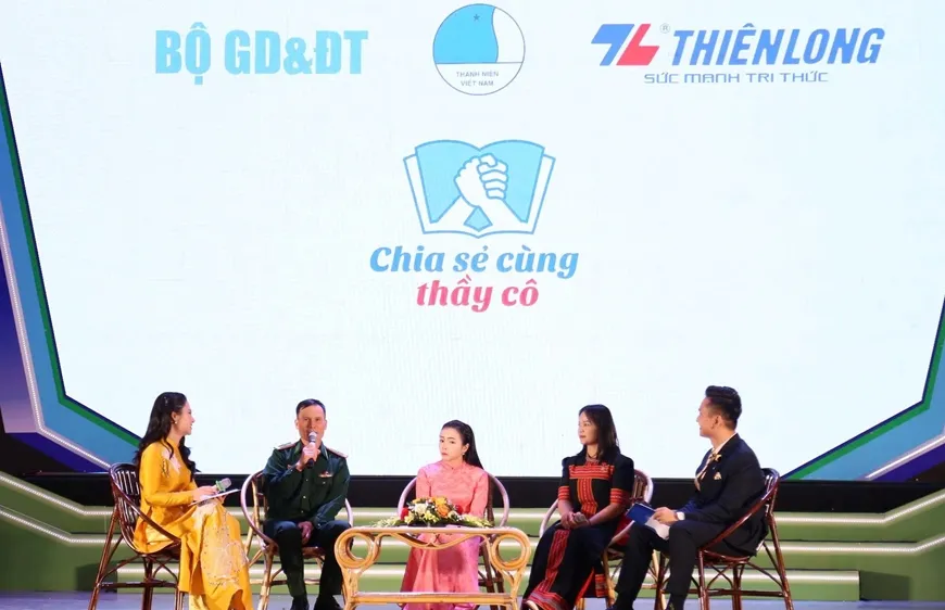 Chương trình “Chia sẻ cùng thầy cô” năm 2025.