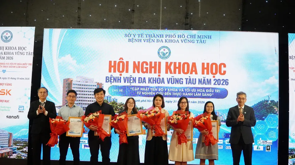 Hội nghị có sự tham gia của đông đảo chuyên gia, nhà khoa học cùng lực lượng y bác sĩ, điều dưỡng đến từ các bệnh viện, trường Đại học y khoa tại TPHCM.