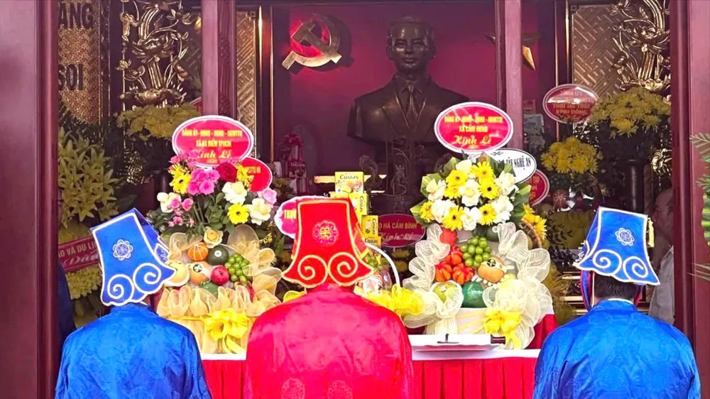 Nghi thức tại lễ giỗ Tổng Bí thư Hà Huy Tập