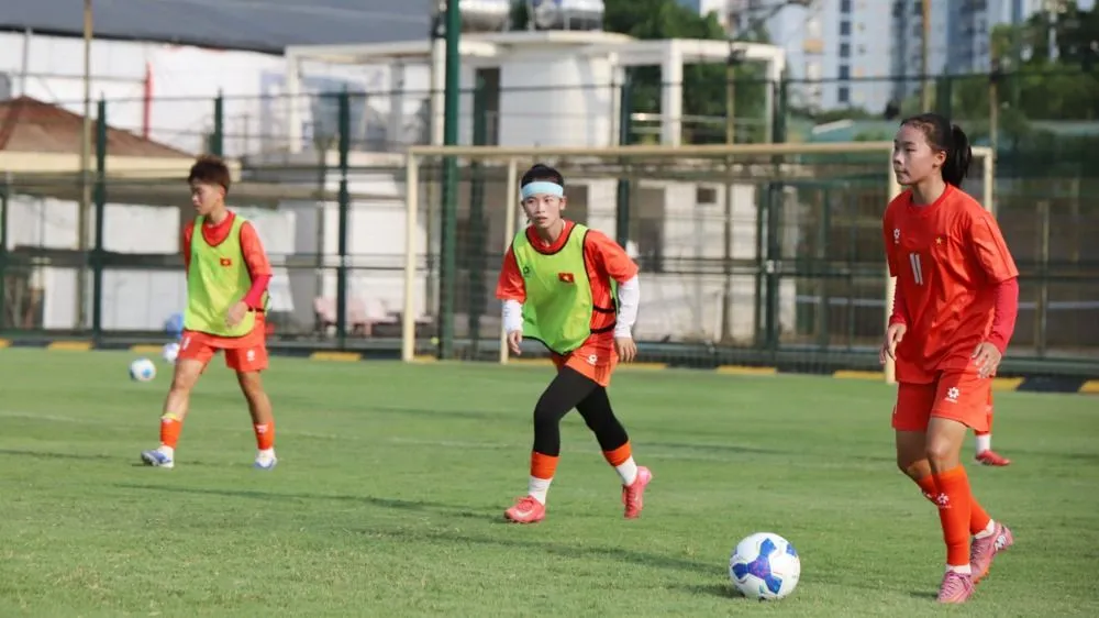 Đội tuyển nữ U17 Việt Nam tích cực tập luyện chuẩn bị cho vòng loại châu Á 2027