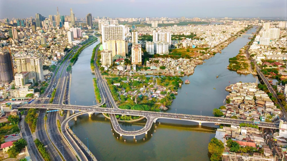 Một góc TPHCM nhìn từ trên cao. Ảnh HOÀNG HÙNG