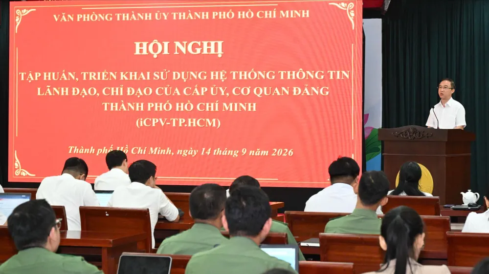 Phó Bí thư Thành ủy TPHCM Đặng Minh Thông phát biểu chỉ đạo hội nghị. Ảnh: VIỆT DŨNG