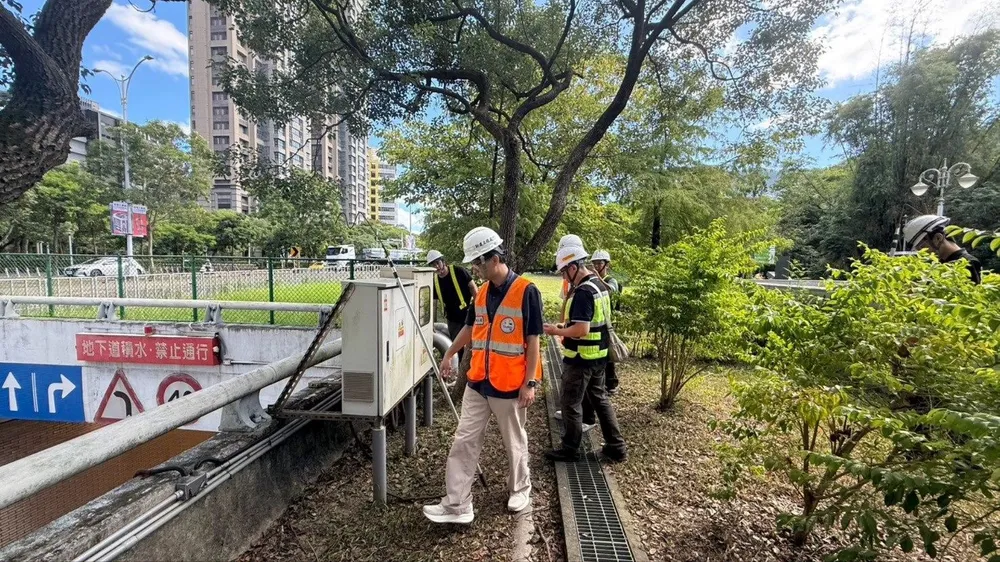 Hoạt động kiểm tra trạm bơm, chuẩn bị ứng phó nguy cơ ngập lụt tại thành phố Đài Bắc, Đài Loan (Trung Quốc). Ảnh: Cổng thông tin phòng ngừa và ứng phó thảm họa thành phố Đài Bắc.