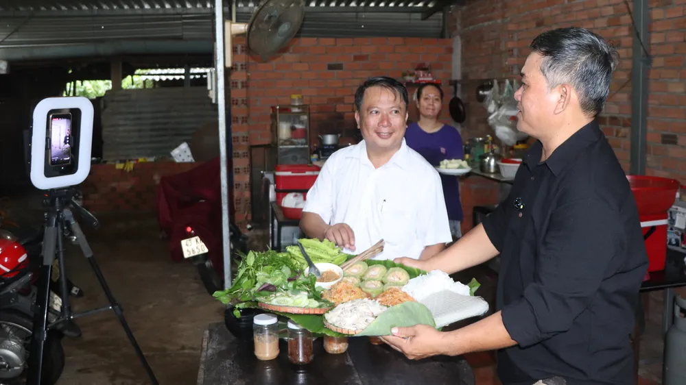 Cá đủ tháng, tình người đủ ấm thì mắm bằm sẽ ngon