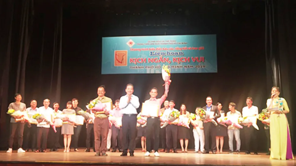 "Đâu phải chuyện nhỏ" và "Sợ..." đoạt giải nhất Liên hoan kịch ngắn, kịch vui TPHCM 2019