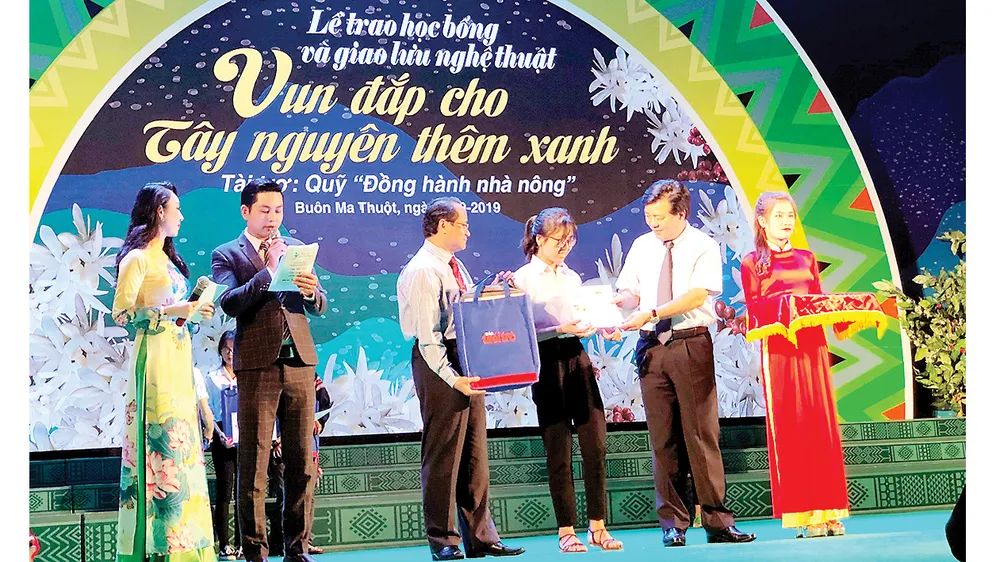 Bình Điền tiếp sức bạn trẻ đến tương lai