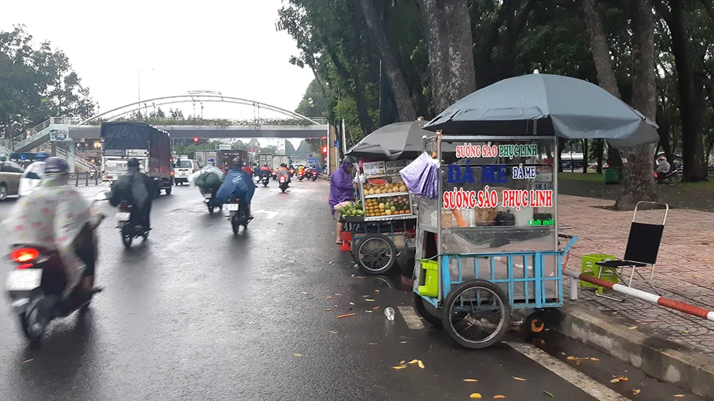 Vỉa hè lại bị tái chiếm