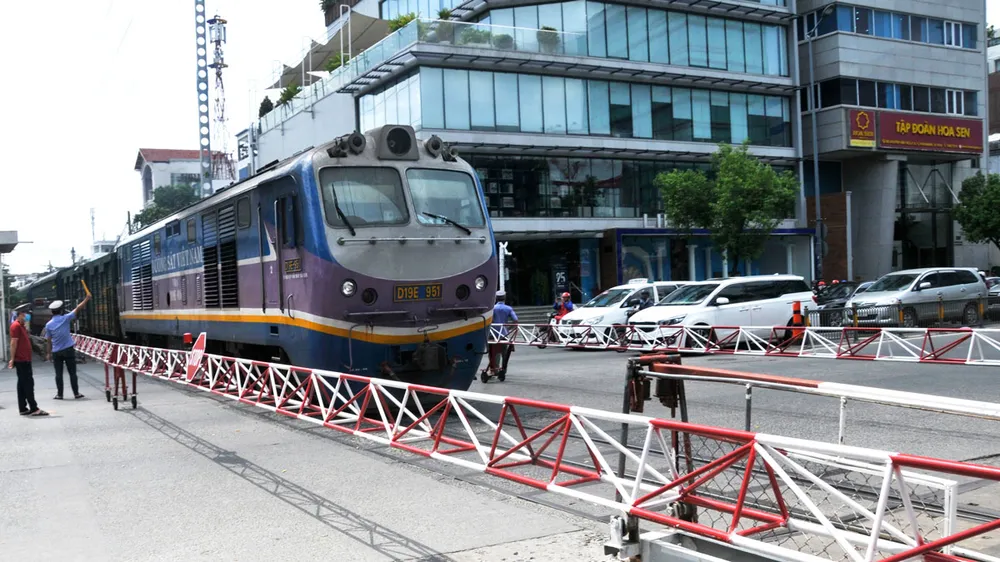 Xe lửa nên tránh giờ cao điểm