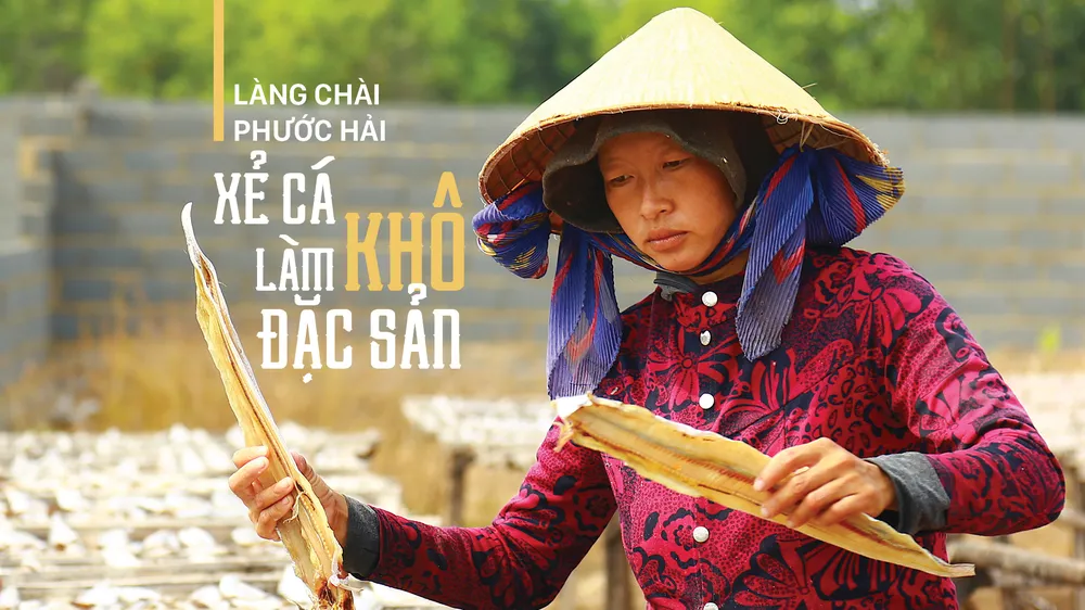 Làng chài Phước Hải tất bật xẻ cá làm khô đặc sản