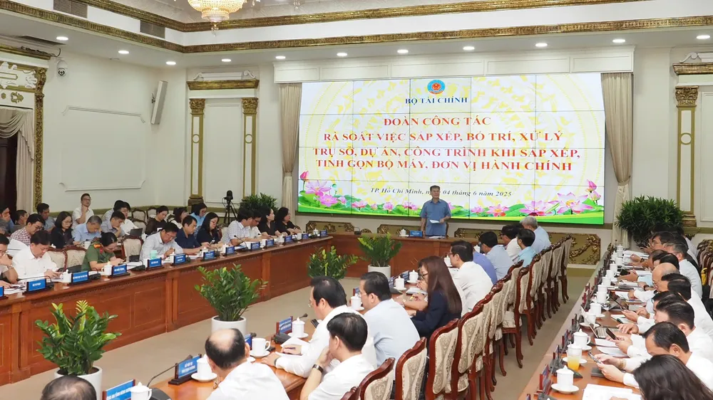 Podcast bản tin trưa 4-6: Rà soát việc sắp xếp, xử lý trụ sở, công trình, dự án tại TPHCM, Bình Dương, Bà Rịa - Vũng Tàu