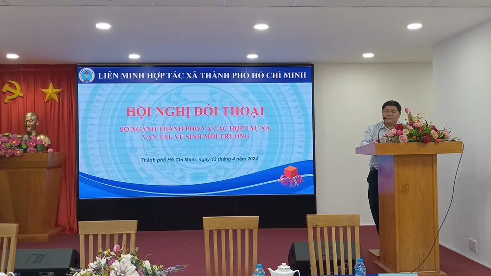 Còn nhiều khó khăn với các hợp tác xã giao thông vận tải và môi trường