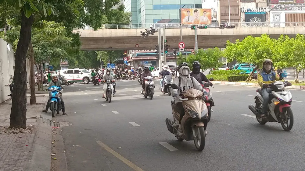 TPHCM trở lạnh về đêm và sáng sớm