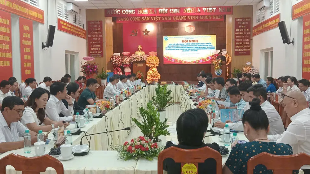 Các phường Tam Bình, Phú Lâm đối thoại, đồng hành cùng doanh nghiệp