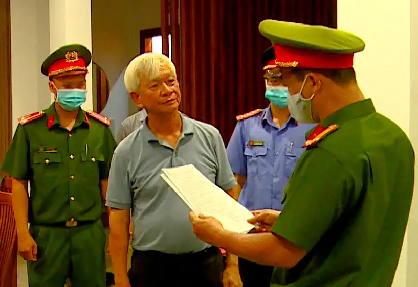 Ông Nguyễn Chiến Thắng, Cựu Chủ tịch UBND tỉnh Khánh Hòa lúc bị bắt. Ảnh: QUỲNH ANH