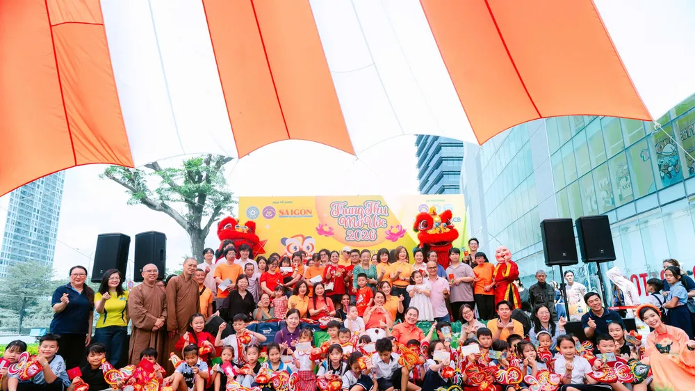 700 thiếu nhi khó khăn vui Trung thu mơ ước tại SC VivoCity