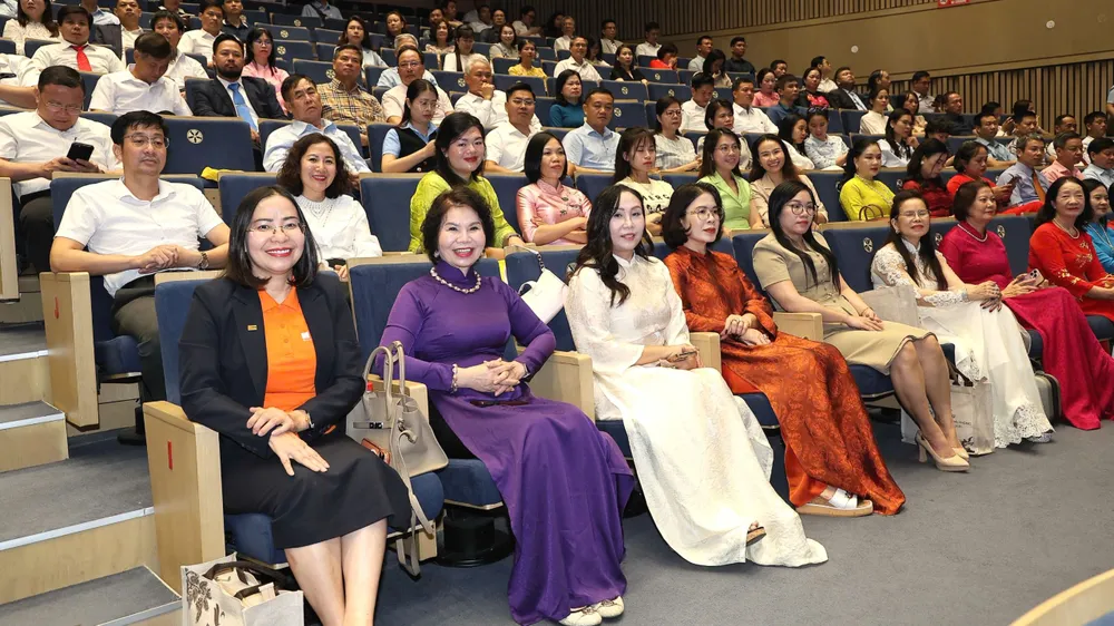 Bí thư Thành ủy Hải Phòng Lê Ngọc Châu phát biểu tại hội nghị
