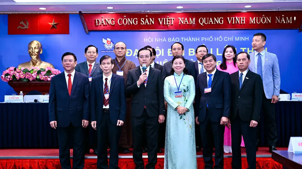 Đại hội đã bầu Ban Chấp hành Hội Nhà báo TPHCM khóa I nhiệm kỳ 2026-2031 gồm 13 ủy viên. Ảnh: VĂN MINH 