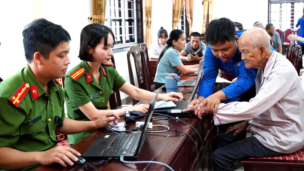 Tổ chức thu nhận mẫu sinh phẩm ADN thân nhân liệt sĩ tại phường Phú Bài, TP Huế