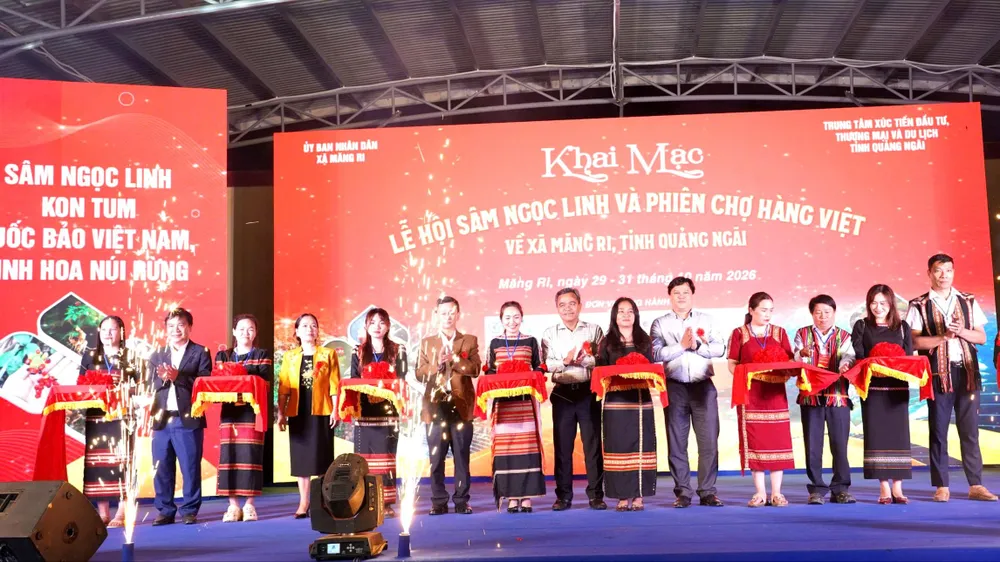 Khai mạc Lễ hội sâm Ngọc Linh và Phiên chợ hàng Việt tại tỉnh Quảng Ngãi