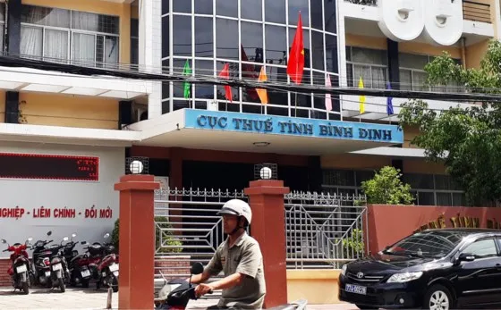 Xem xét khởi tố Trưởng phòng Thanh tra Cục thuế Bình Định nhận tiền của DN