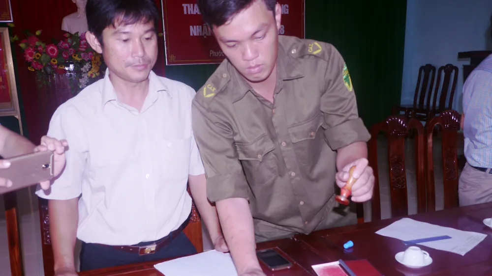Vụ phát hiện vàng trong bao lúa: Số vàng được bàn giao cho xã