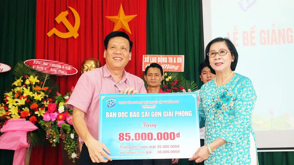 2,3 tỷ đồng ủng hộ Trung tâm Nuôi dạy trẻ khuyết tật Võ Hồng Sơn