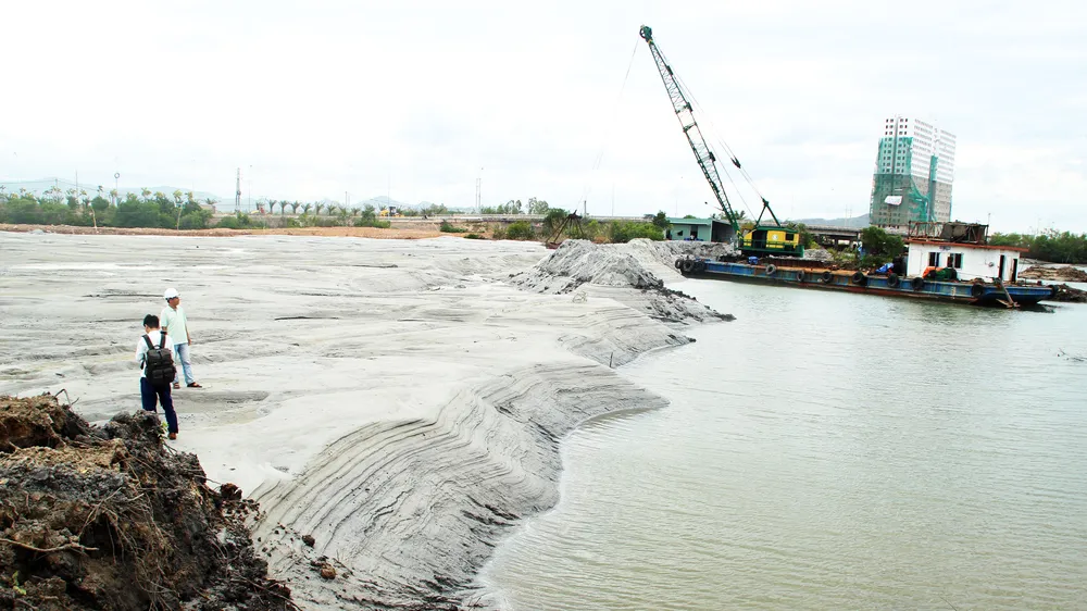 Bình Định chỉ đạo khẩn trương làm rõ trách nhiệm doanh nghiệp hút cát ở đầm Thị Nại