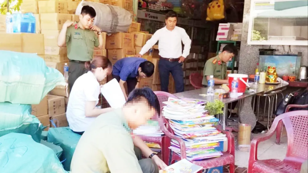 Khởi tố 3 đối tượng buôn bán sách giáo khoa “lậu” 