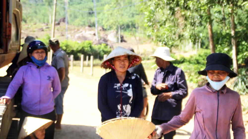 Dân “tố” doanh nghiệp được bao che làm càn ở thủy Bầu Châu