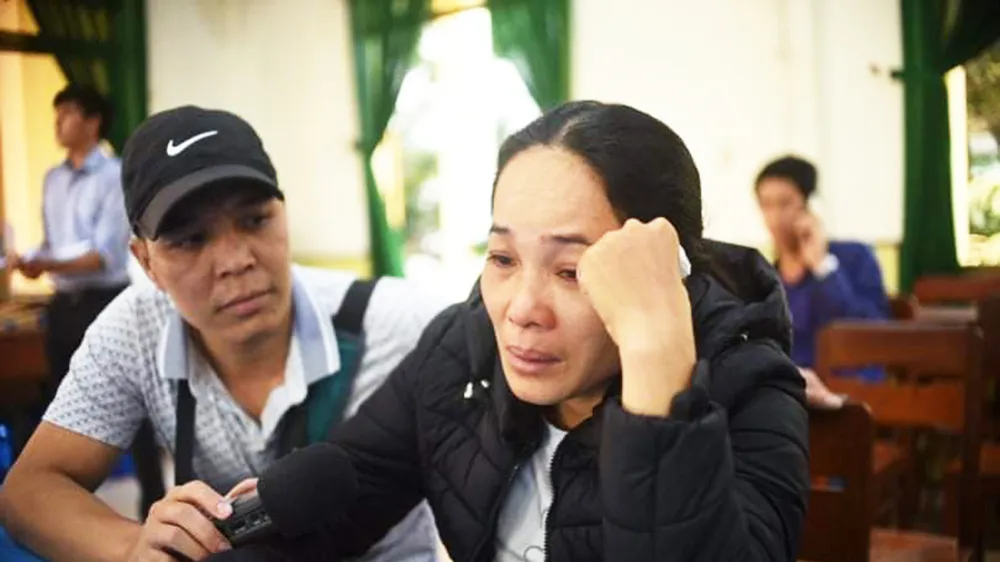 Tàu hàng nước ngoài cứu sống 3 ngư dân tàu chìm ở Bình Định
