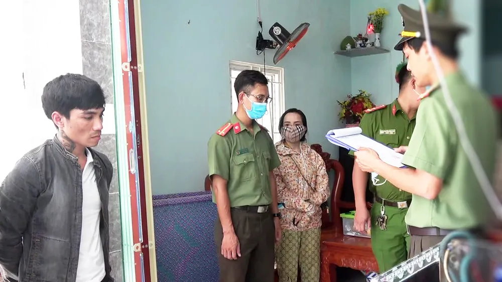 Khởi tố đối tượng nổ súng làm náo loạn khu phố