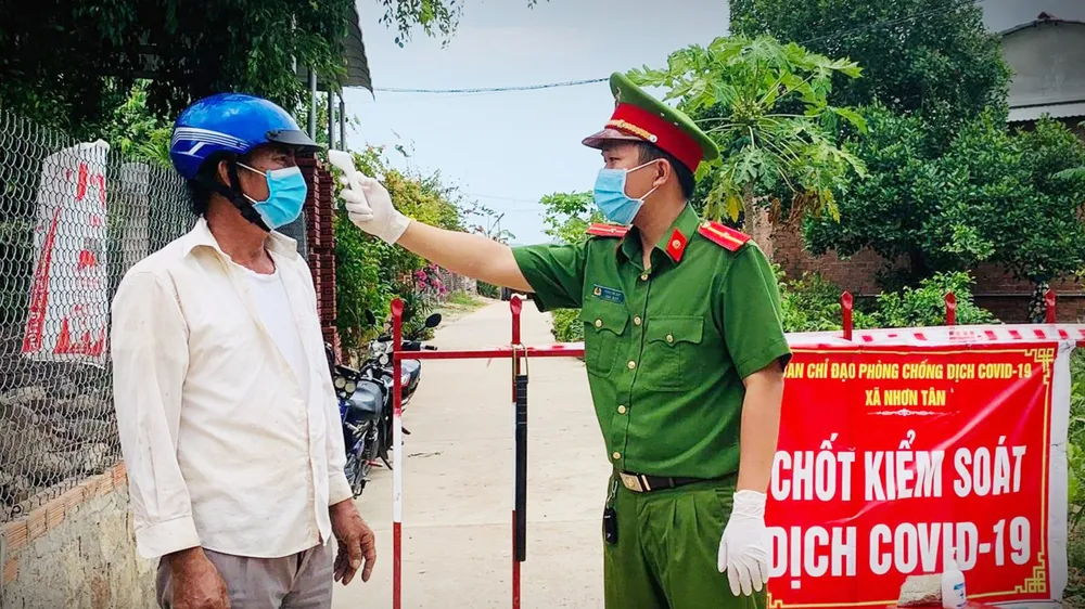 Bình Định: Tạm đình chỉ bí thư và chủ tịch phường vì để dịch lây lan