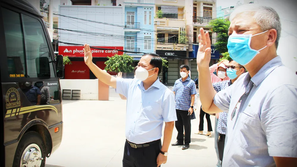 Bình Định tiếp tục tăng cường y bác sĩ vào TPHCM tham gia chống dịch