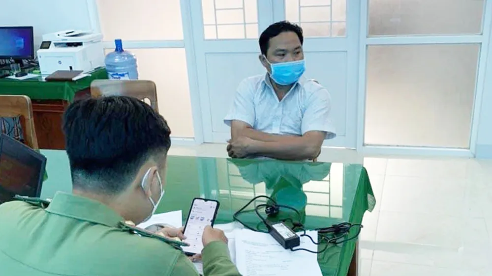Giả mạo nhà xe chiếm đoạt tiền vé của hành khách