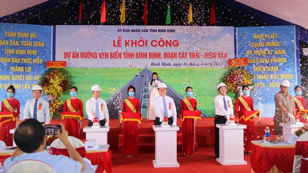 Bình Định khởi công tuyến đường ven đầm Thị Nại với tổng vốn trên 2.600 tỷ đồng
