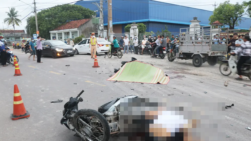 Xe máy tông nhau, 2 người tử vong tại chỗ, 2 người bị thương