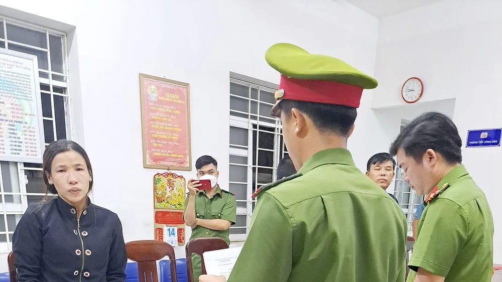 Phú Yên: Khởi tố, bắt tạm giam đối tượng nữ lừa đảo, chiếm đoạt tài sản của học sinh 