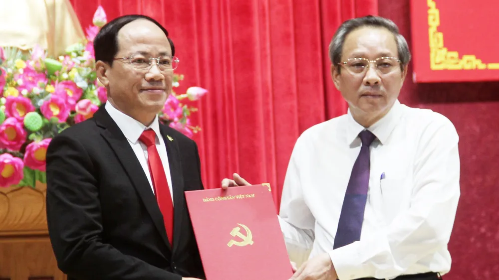 Thứ trưởng Bộ TT-TT được giới thiệu làm Chủ tịch UBND tỉnh Bình Định