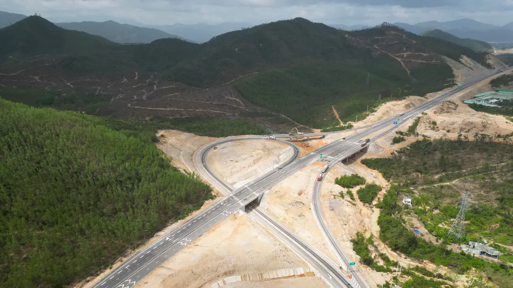 22 giờ tối nay 12-2, thông xe đường cao tốc qua Gia Lai