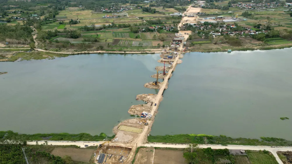 Gia Lai yêu cầu đẩy nhanh tiến độ dự án thành phần khó nhất đường cao tốc Quy Nhơn - Pleiku