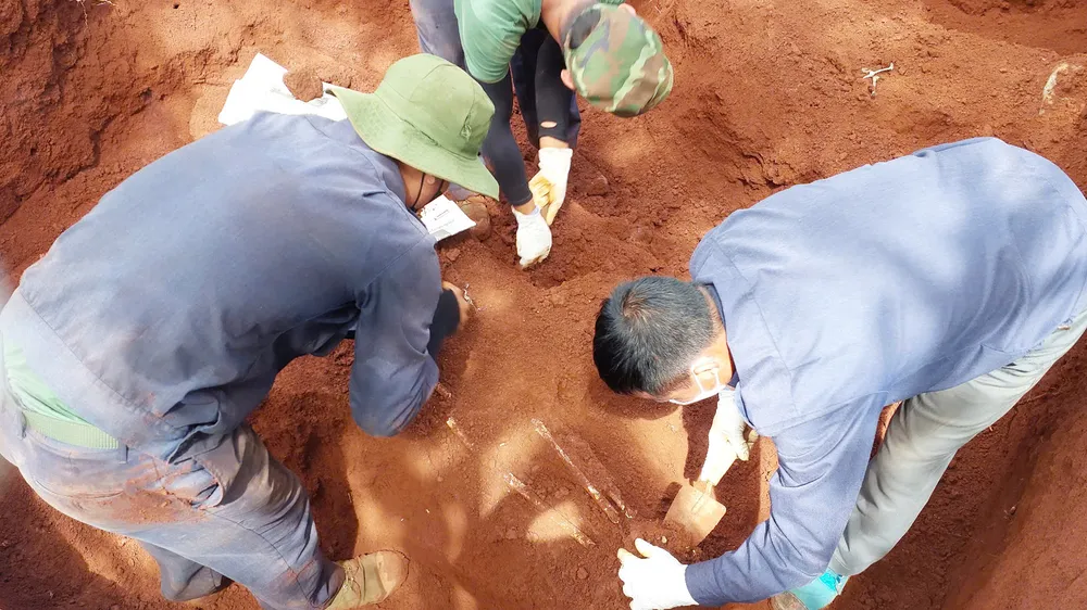Gia Lai: Tìm thấy, quy tập 12 hài cốt liệt sĩ tại làng Bi