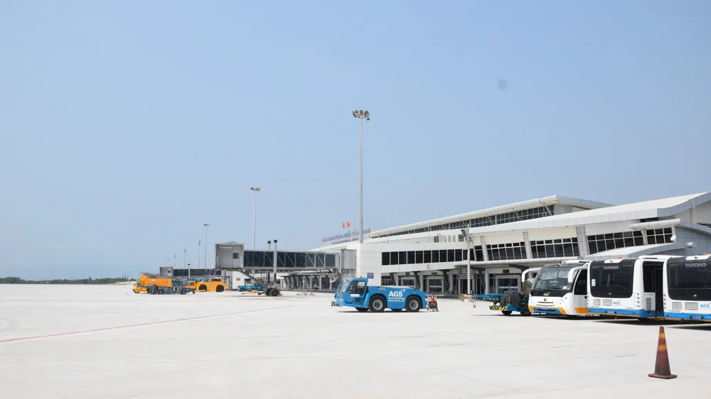 Đưa vào khai thác giai đoạn 3 Dự án cải tạo, nâng cấp sân đậu máy bay Cảng HKQT Cam Ranh