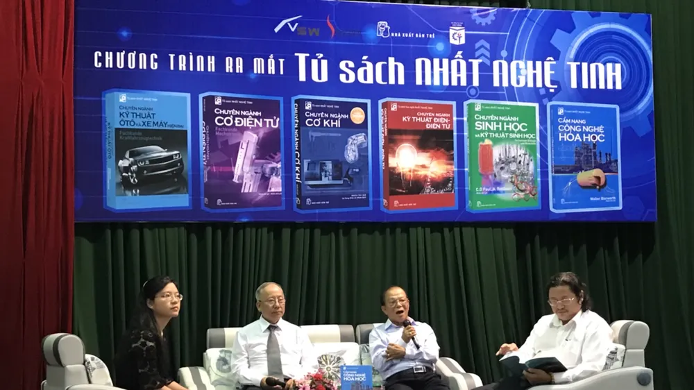 Đưa tủ sách Nhất Nghệ Tinh đến gần hơn với sinh viên ngành kỹ thuật 