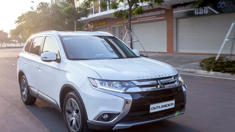Xe Mitsubishi Outlander lộ diện ở Việt Nam 