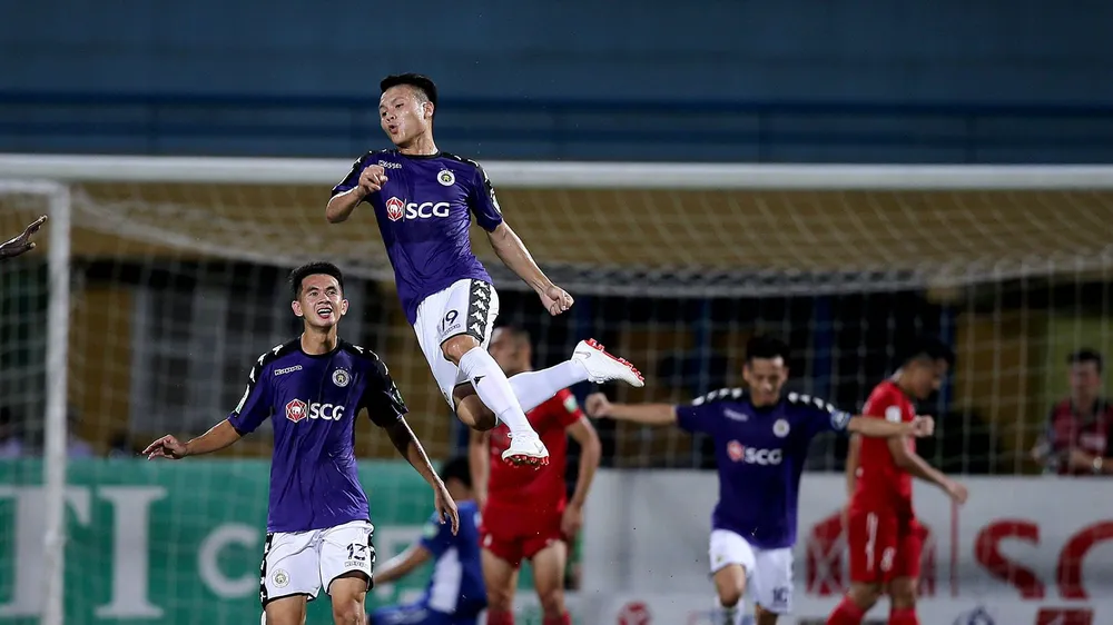 Hà Nội - TPHCM 6-3: Quang Hải ghi siêu phẩm, Hoàng Vũ Samson lập cú poker, HLV Miura lại thảm bại