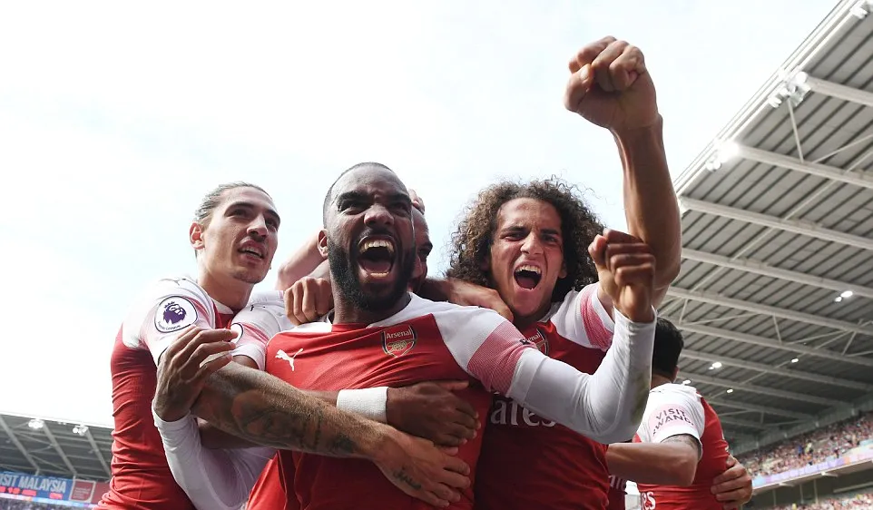 Cardiff City - Arsenal 2-3: Mustafi, Aubameyang, Lacazette khai hỏa