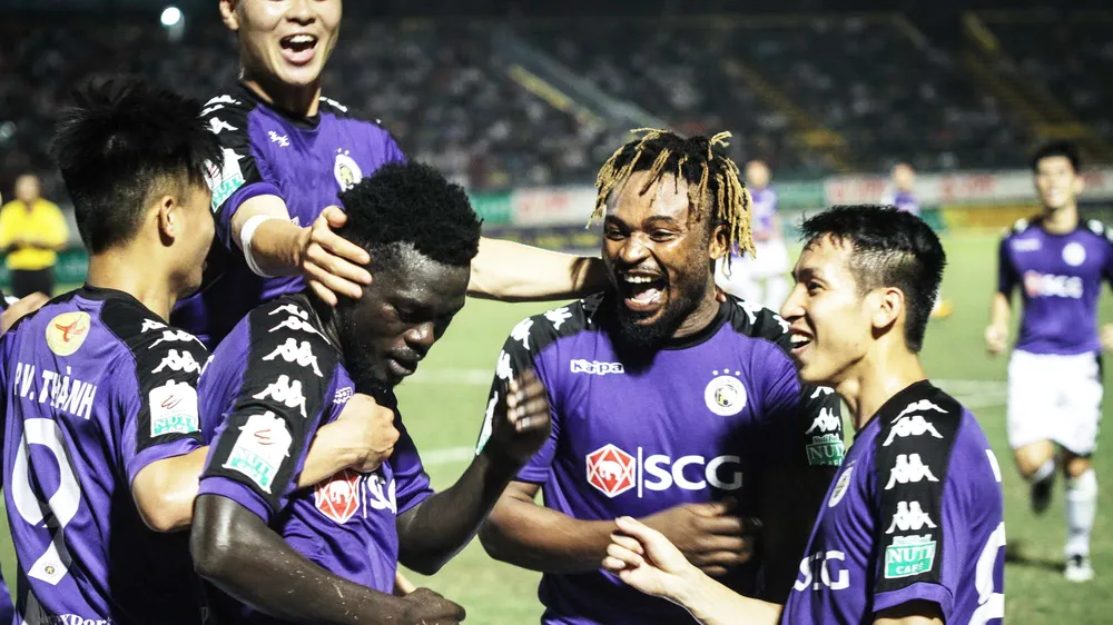 HAGL - Hà Nội 3-5: Oseni ghi cú đúp và cơn mưa 8 bàn thắng