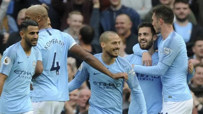 Man City - Burnley 5-0: Aguero, Silva, Fernandinho, Mahrez, Leroy lần lượt khoe tài
